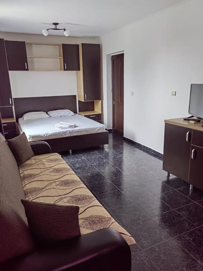 Casa Alexandru Hotel 2 Mai Bagian luar foto