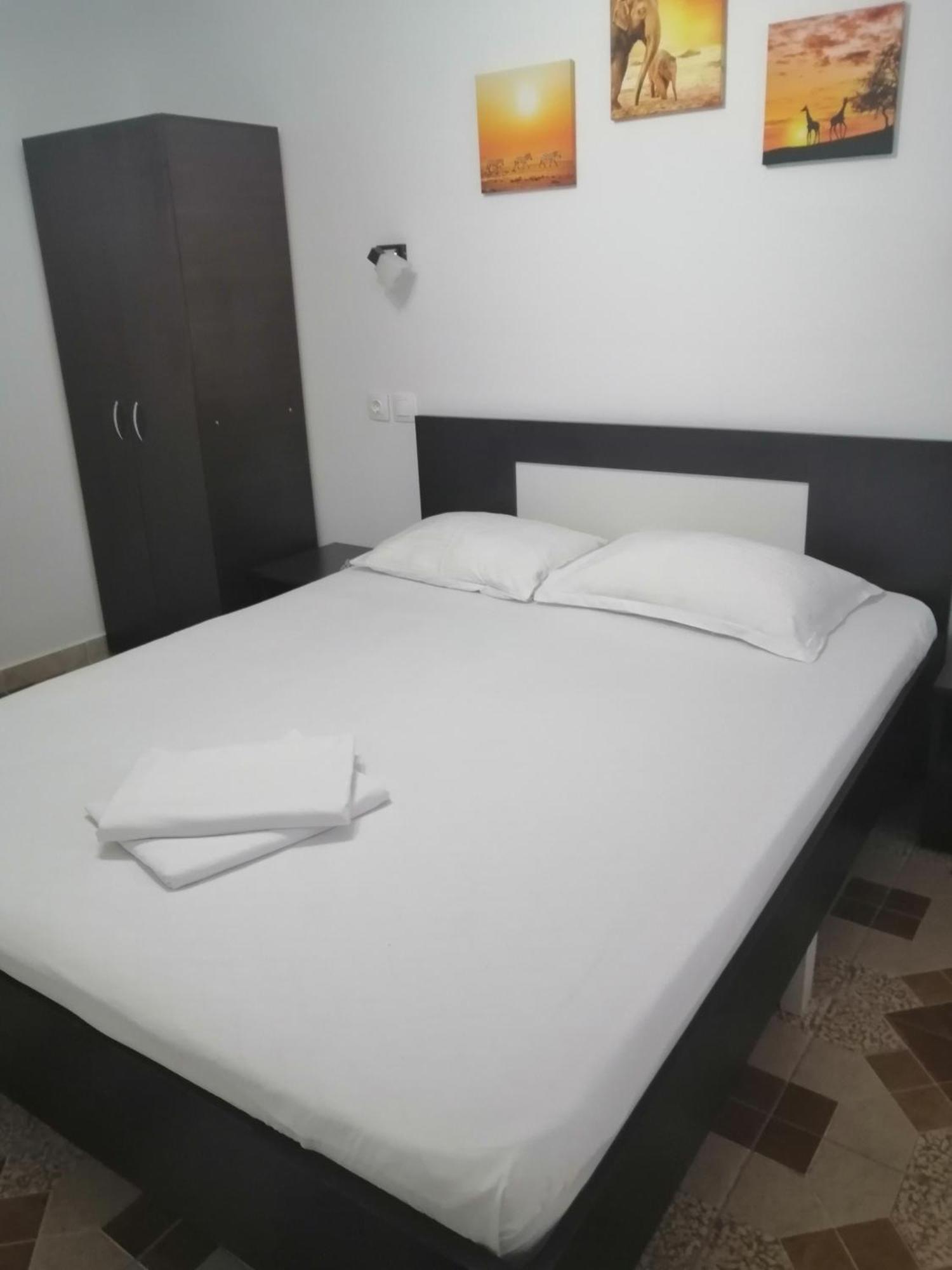 Casa Alexandru Hotel 2 Mai Bagian luar foto