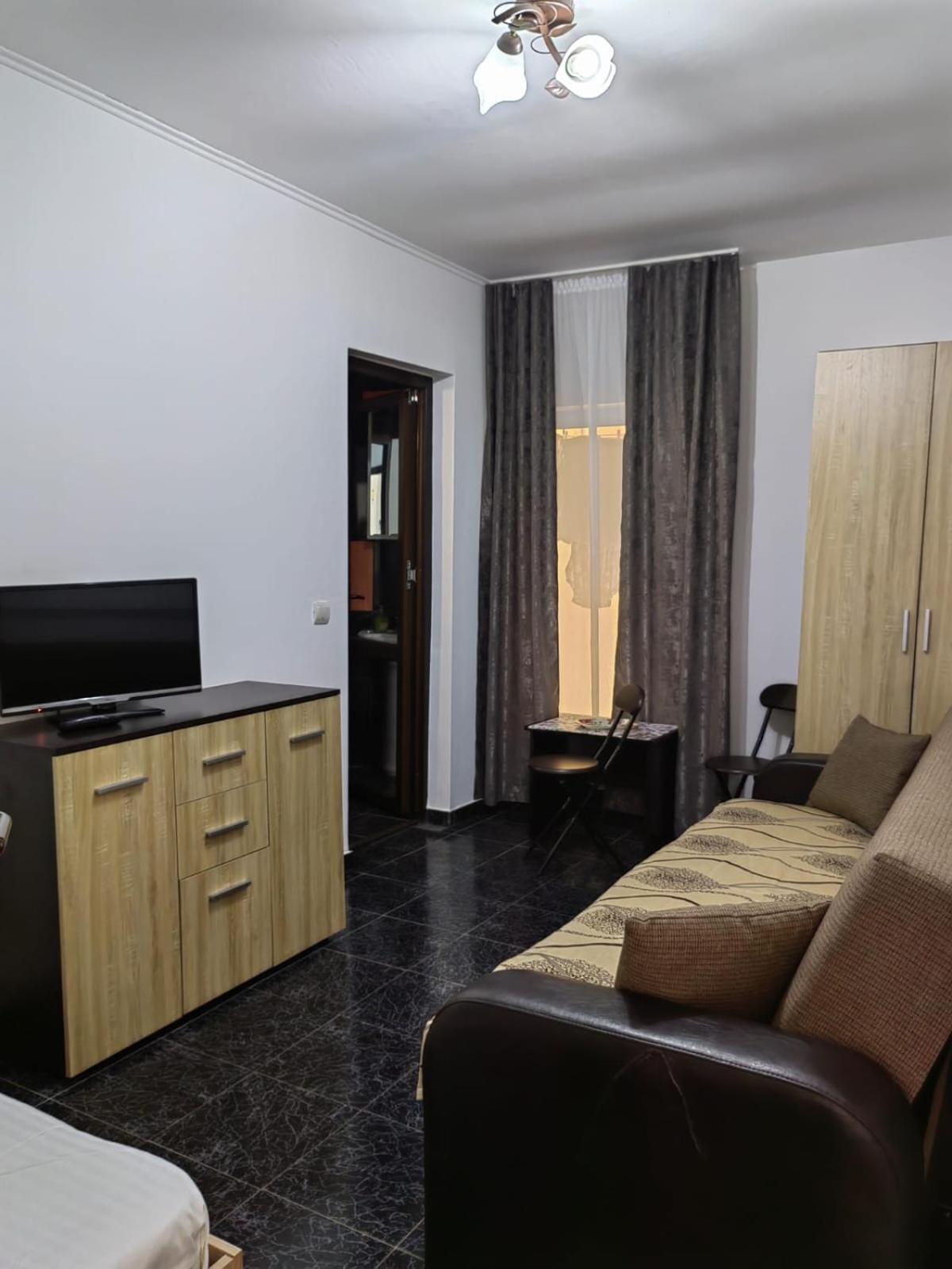Casa Alexandru Hotel 2 Mai Bagian luar foto